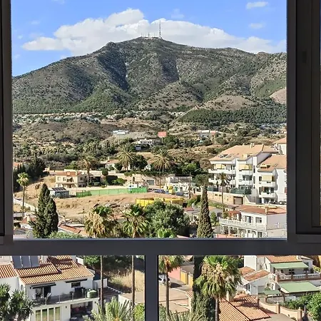 Entre Montana Y Playa * Fuengirola